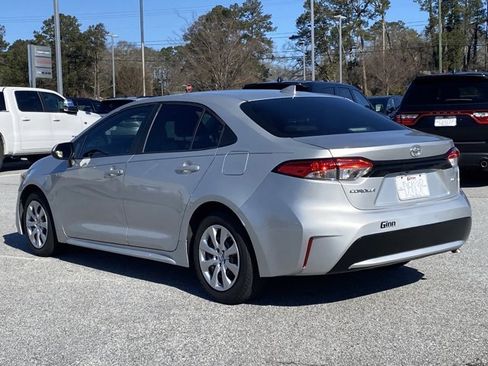 Used 2020 Toyota Corolla LE image 6