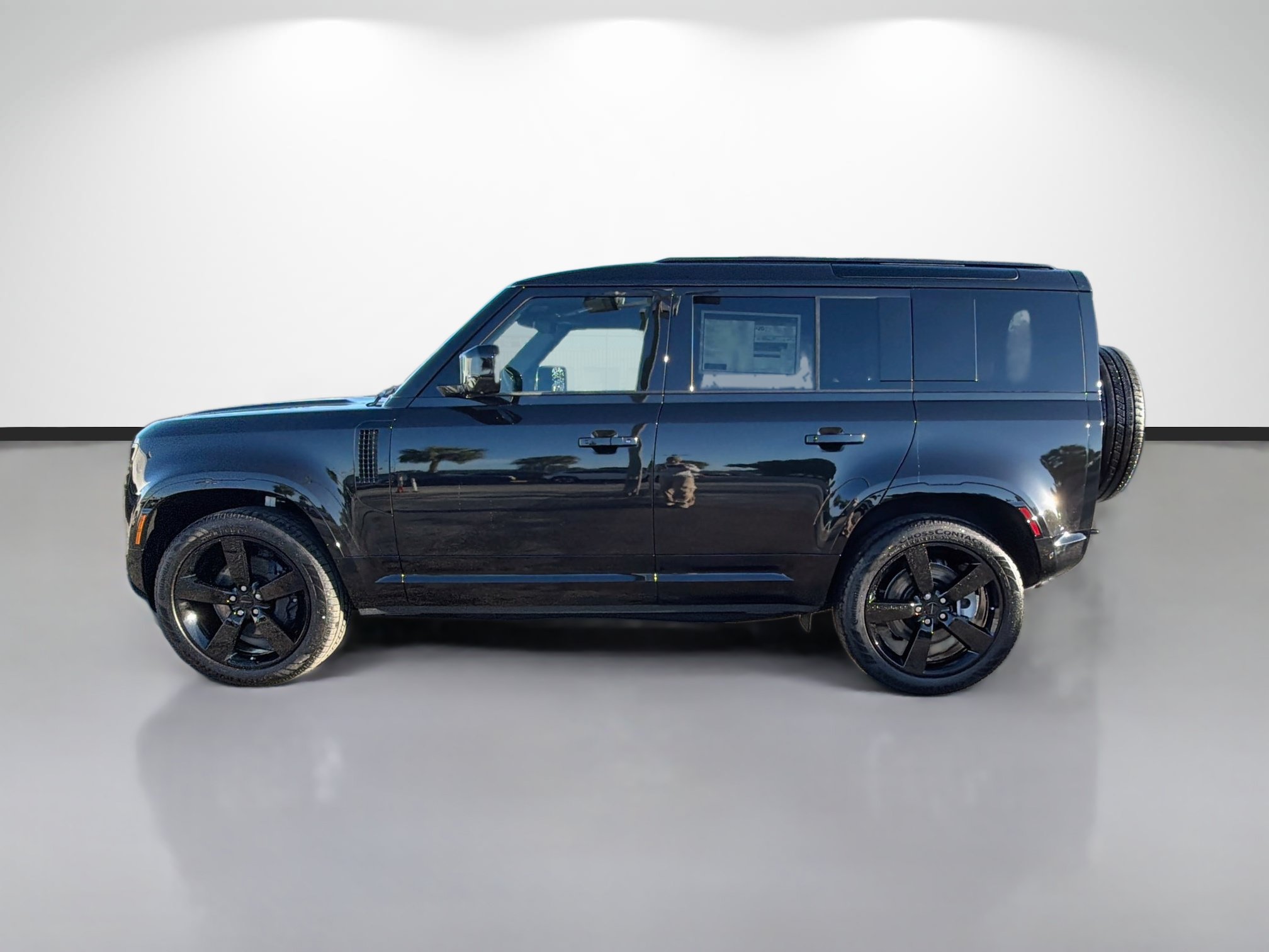 New 2026 Land Rover Defender 110 X-Dynamic SE AWD/4WD image 2