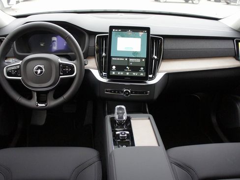 New 2025 Volvo XC90 T8 Plus w/ Protection Package Premier image 11