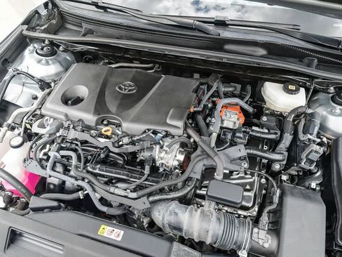Used 2025 Toyota Camry LE FWD image 28