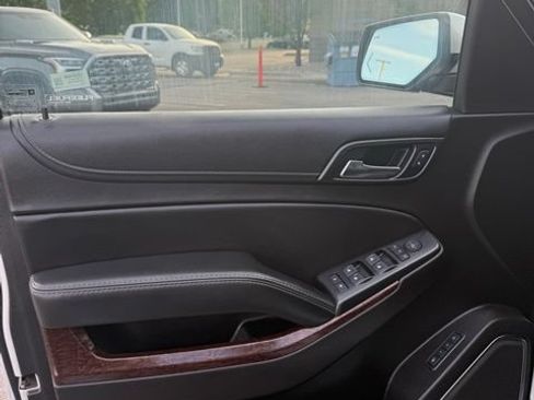 Used 2017 GMC Yukon XL SLT AWD/4WD image 14