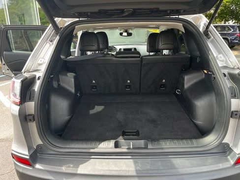 Used 2019 Jeep Cherokee Trailhawk AWD/4WD image 12