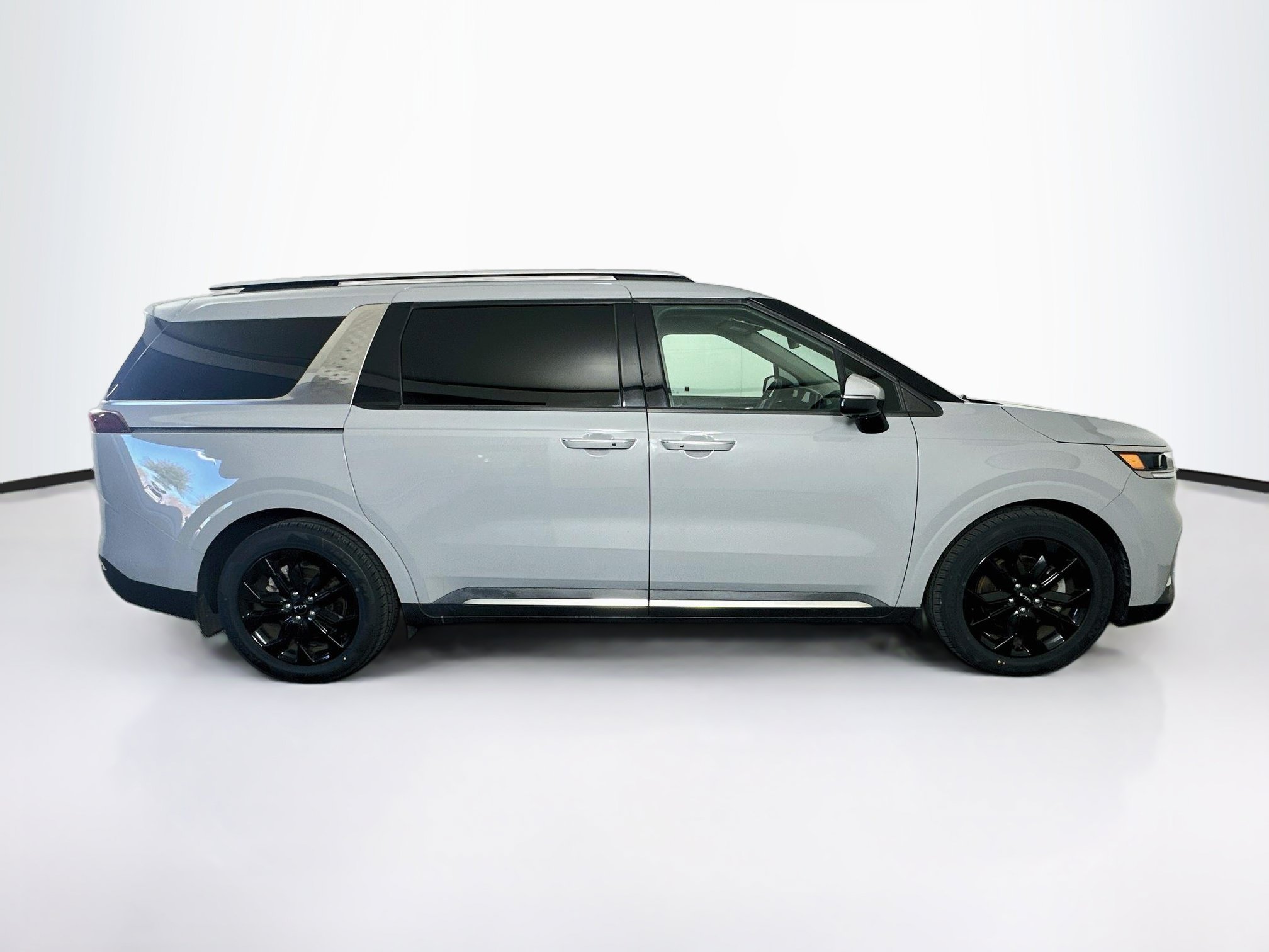 Used 2024 Kia Carnival SX FWD image 10