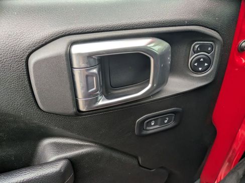 Used 2022 Jeep Wrangler Unlimited Sport AWD/4WD image 9