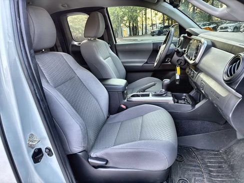 Used 2020 Toyota Tacoma SR5 RWD image 23
