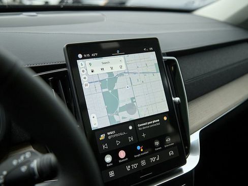 New 2025 Volvo XC90 B6 Core w/ Protection Package Premier image 14