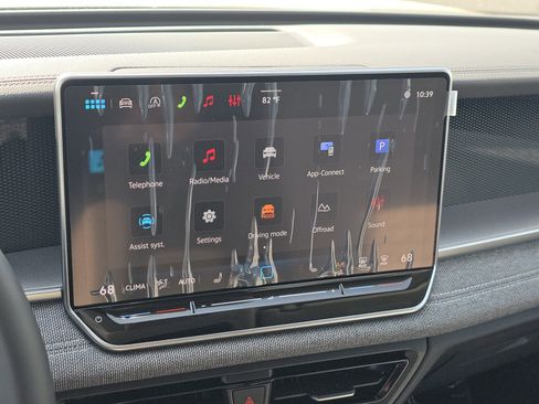 New 2026 Volkswagen Tiguan S AWD/4WD image 11