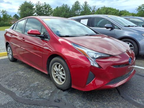 Used 2017 Toyota Prius Four FWD image 12