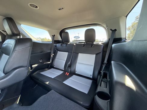 Used 2024 Ford Explorer XLT w/ Equipment Group 202A image 24