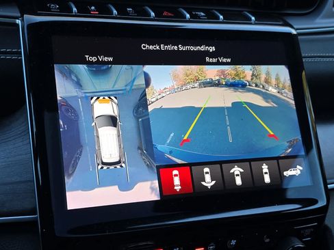 Used 2024 Jeep Grand Cherokee L Limited w/ Luxury Tech Group II image 23