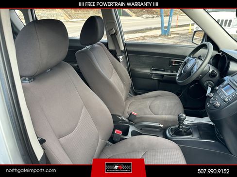 Used 2013 Kia Soul FWD image 18