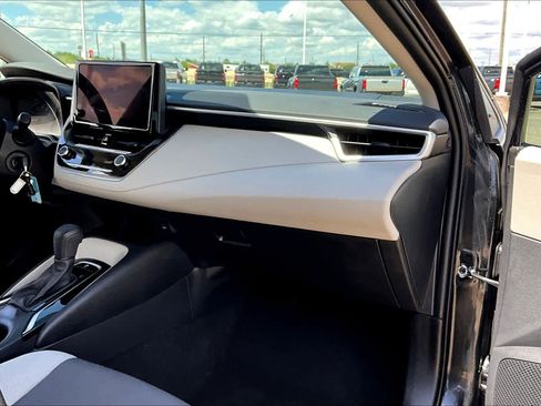 Used 2024 Toyota Corolla LE image 18