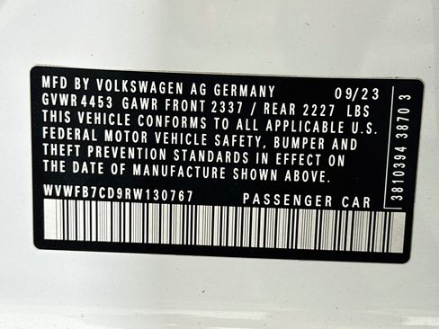 Used 2024 Volkswagen Golf R AWD/4WD image 37