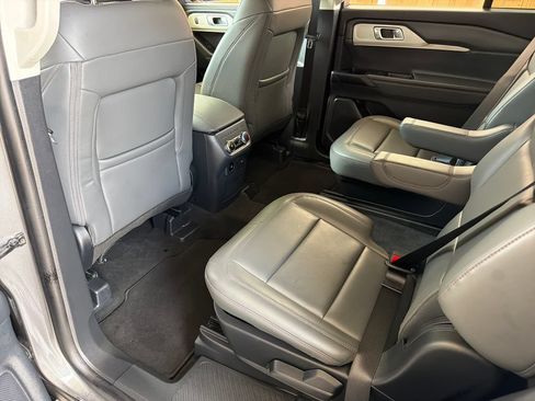 Used 2026 Ford Explorer Active w/ Active Comfort Package RWD image 31