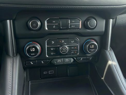 Used 2024 Chevrolet Tahoe LT AWD/4WD image 18