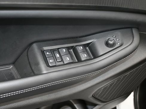 Used 2024 Jeep Grand Cherokee L Laredo image 25