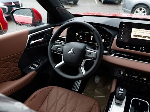 New 2026 Mitsubishi Outlander SEL image 9