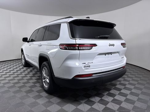 Used 2021 Jeep Grand Cherokee L Laredo w/ Luxury Tech Group I AWD/4WD image 19