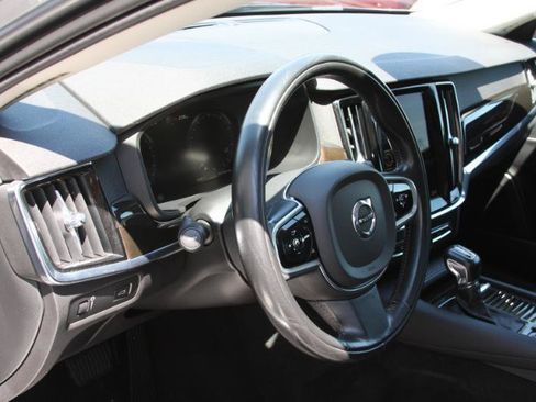 Used 2018 Volvo S90 T6 Momentum w/ Convenience Package AWD/4WD image 24