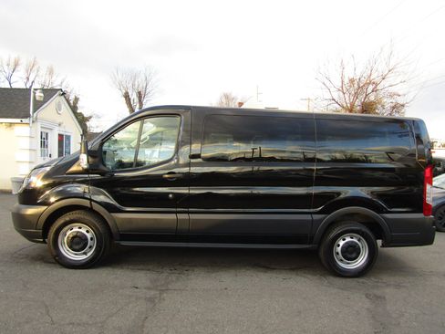 Used 2018 Ford Transit 150 XL image 4