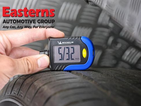Used 2023 Chrysler 300 S RWD image 28