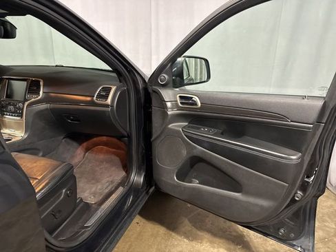 Used 2016 Jeep Grand Cherokee Limited image 37