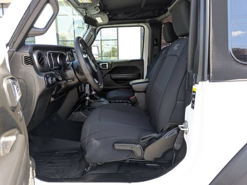 Used 2023 Jeep Wrangler Sport AWD/4WD image 12