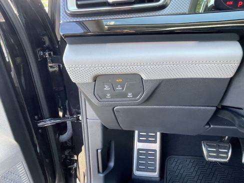 Used 2024 Volkswagen Atlas Peak Edition SE AWD/4WD image 25