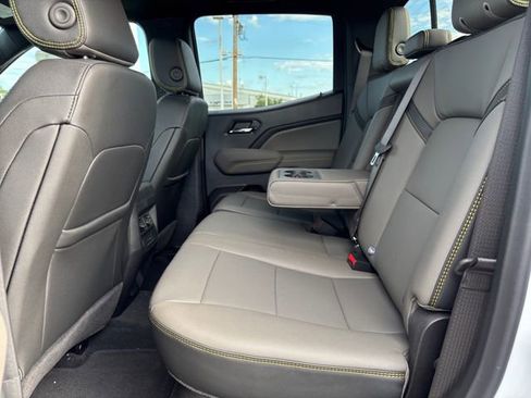 New 2025 Chevrolet Colorado ZR2 w/ Off-Road Front Bumper Package image 27