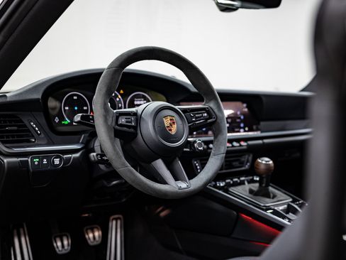 Used 2026 Porsche 911 Carrera T image 39