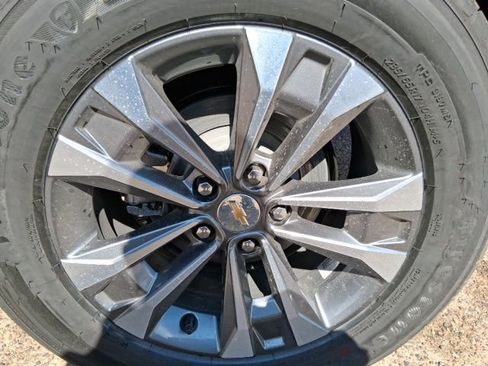 New 2026 Chevrolet Equinox LT w/ LPO, Floor Liner Package FWD image 19