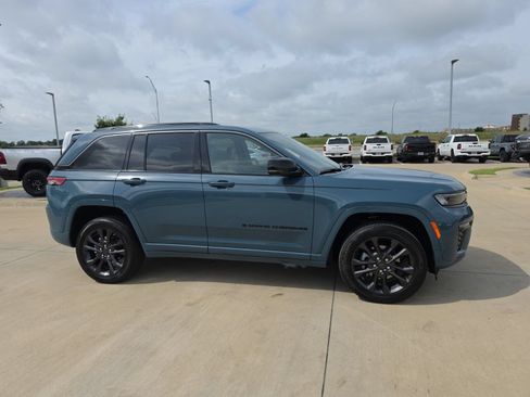 New 2026 Jeep Grand Cherokee Limited AWD/4WD image 6