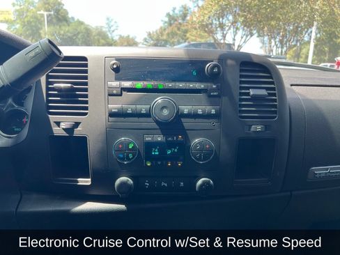 Used 2011 Chevrolet Silverado 1500 LT w/ Texas Edition RWD image 18