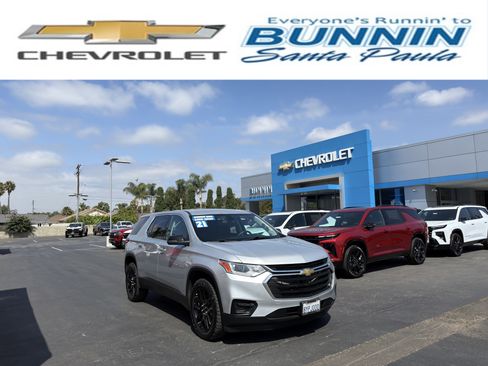 Used 2021 Chevrolet Traverse LS FWD image 1