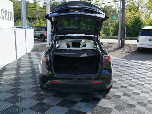 Used 2023 Tesla Model Y Performance AWD/4WD image 45