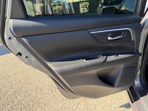 Used 2016 Nissan Altima 2.5 SV image 36