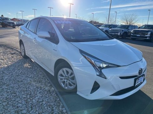 Used 2017 Toyota Prius One image 7
