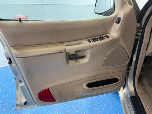 Used 1999 Ford Explorer 4WD 4-Door image 26