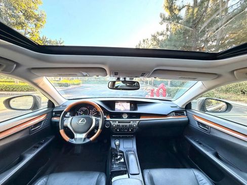 Used 2013 Lexus ES 300h w/ Luxury Pkg image 12