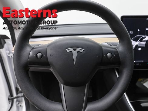 Used 2021 Tesla Model Y Long Range AWD/4WD image 10