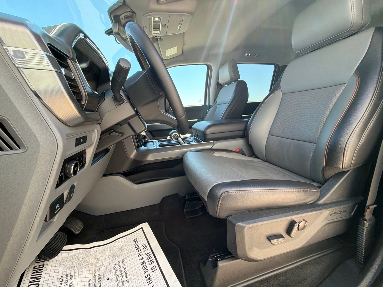 Used 2025 Ford F150 Lariat w/ Equipment Group 501A Mid AWD/4WD image 11