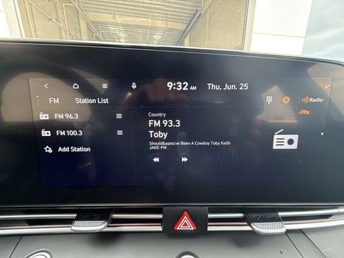 Used 2024 Hyundai Elantra SEL FWD image 16
