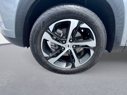 Used 2024 Chevrolet Trax RS w/ Driver Confidence Package FWD image 10