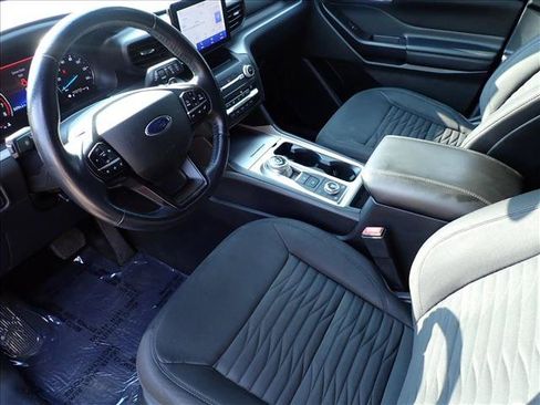 Used 2020 Ford Explorer XLT AWD/4WD image 10