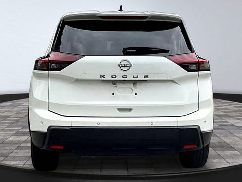 Used 2024 Nissan Rogue S FWD image 5