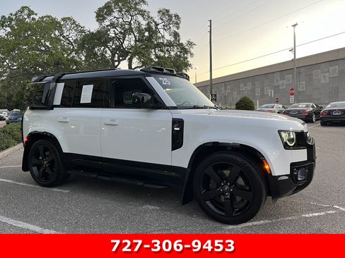 Used 2025 Land Rover Defender 110 X-Dynamic SE AWD/4WD image 12