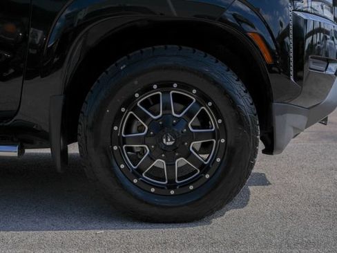 Used 2022 Nissan Frontier SV RWD image 5