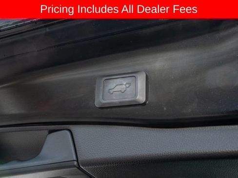 Used 2023 Toyota RAV4 XLE Premium AWD/4WD image 6