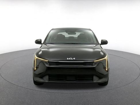 Used 2025 Kia K4 FWD image 2