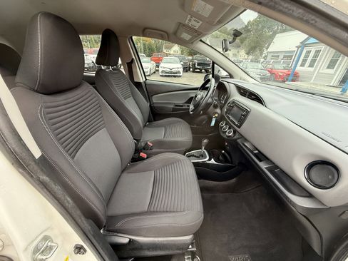 Used 2016 Toyota Yaris SE image 17